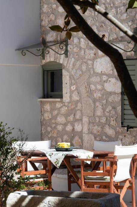 Villa La Casa Di Bella A Tradional Stone House With Barbecue Kariá Exterior foto