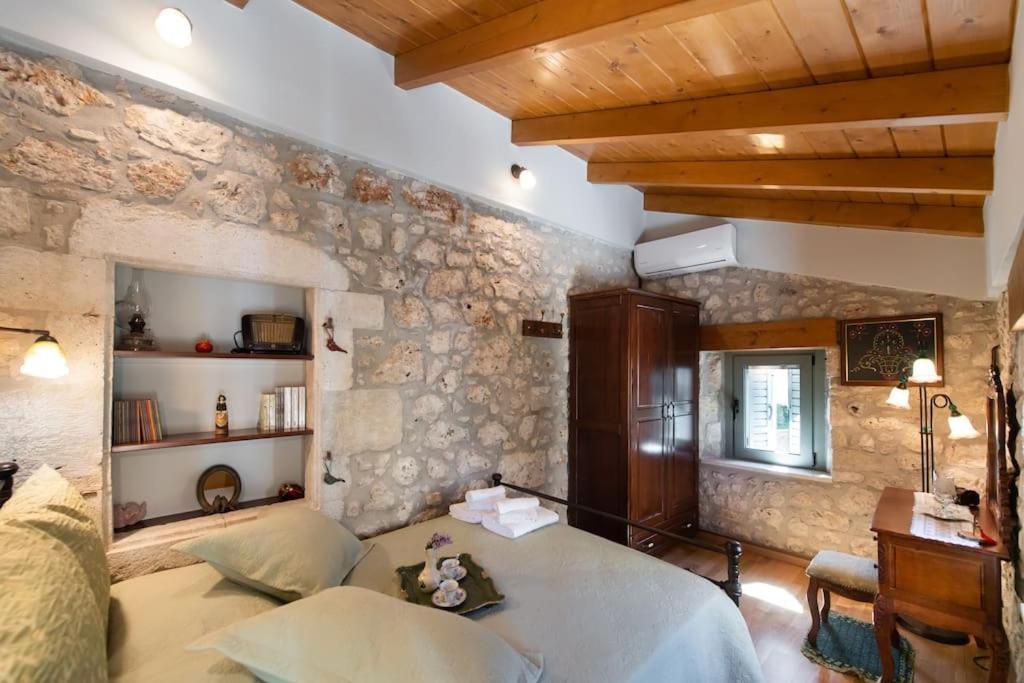 Villa La Casa Di Bella A Tradional Stone House With Barbecue Kariá Exterior foto